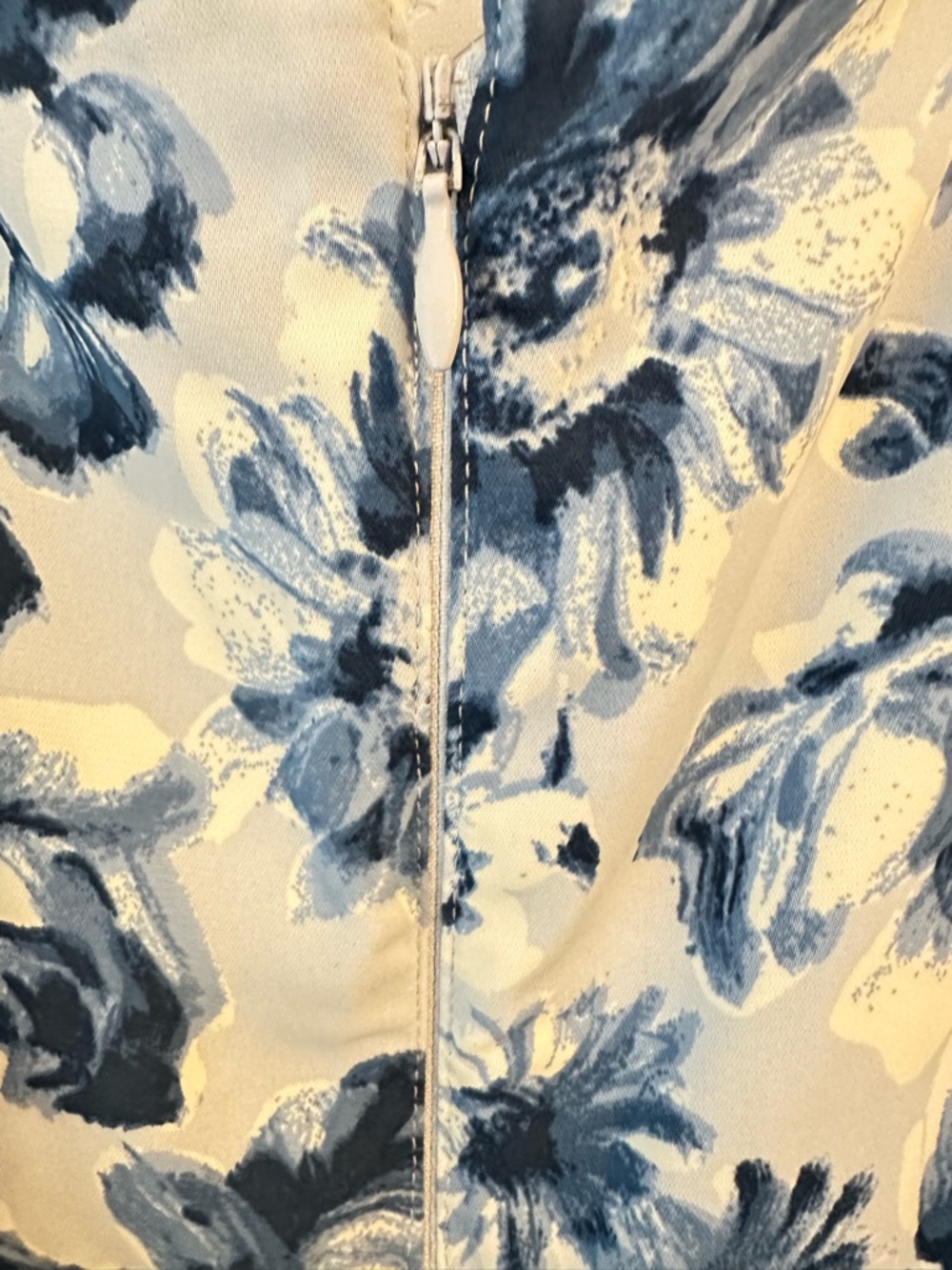 NWT! Abercrombie & Fitch Drama Ruffle Tiered Gown Blue & White Floral - Picture 7 of 7